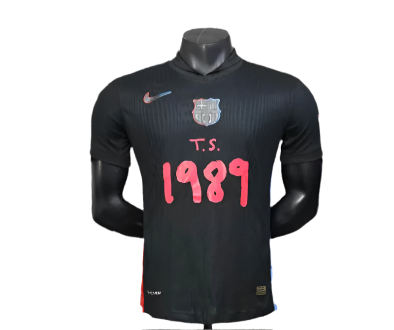 BARCELONA II TAYLOR SWIFT NEGRA 24-25 VERSIÓN JUGADOR HOMBRE