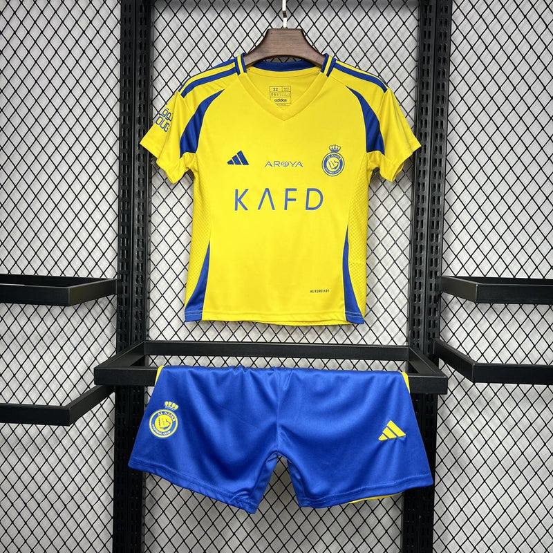 Al Nassr I 24/25 conjunto infantil amarillo - Al Nassr - 24/25 - Conjunto infantil - Amarillo - Fútbol - Equipamiento deportivo - Niños - Estilo.