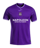 Anderlecht 2024/2025 - Camiseta titular Anderlecht - Diseño elegante - Detalles distintivos - Cuello de botón - Temporada - Fútbol - Estilo - Equipamiento deportivo - Personalidad - Estética.