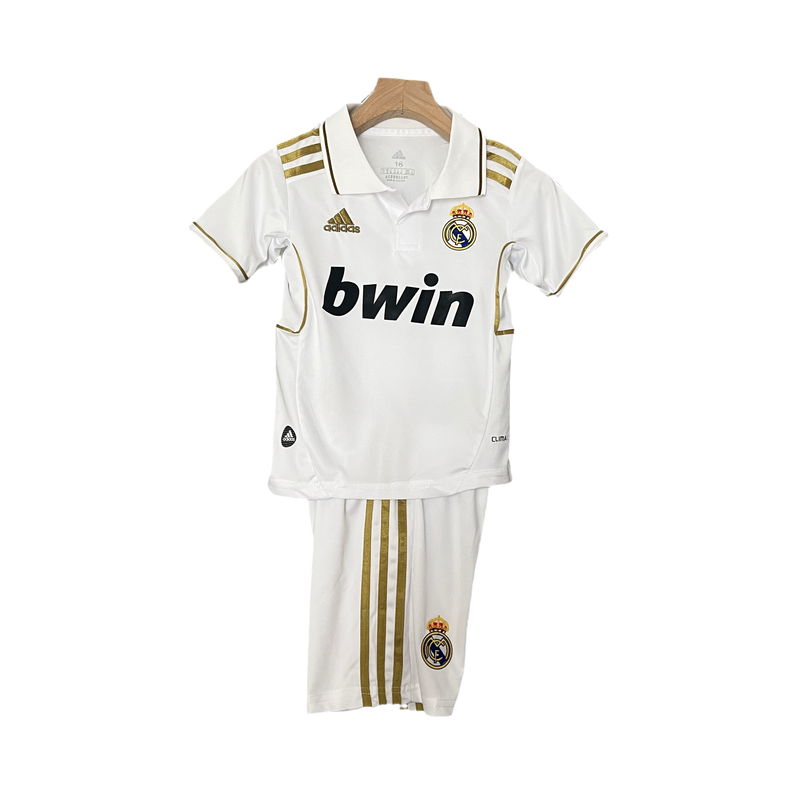 Camiseta-real-madrid-hombre-i-kit-infantil-2011-12-retro