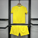Camiseta Leeds United II 24/25 conjunto infantil amarillo - Camiseta - Leeds United - 24/25 - Conjunto infantil - Amarillo - Fútbol - Equipamiento deportivo - Niños - Estilo.