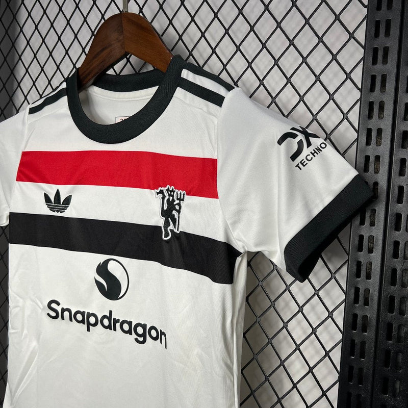 Camiseta Manchester United III 24/25 conjunto infantil blanca - Camiseta - Manchester United - 24/25 - Conjunto infantil - Blanca - Fútbol - Equipamiento deportivo - Niños - Estilo.