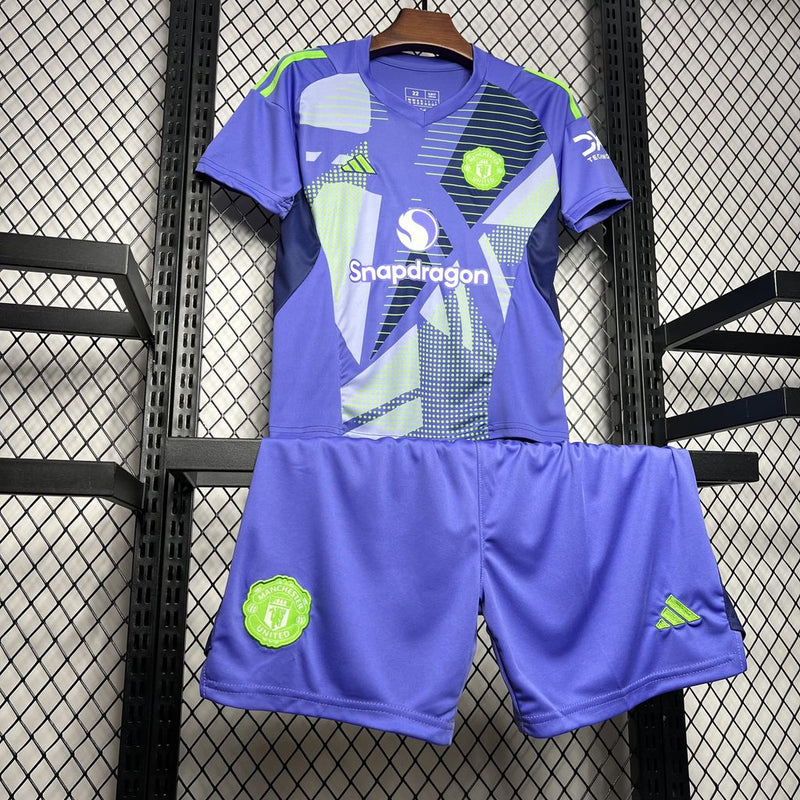 Camiseta Manchester United portero 24/25 conjunto infantil morado - Camiseta - Manchester United - Portero - 24/25 - Conjunto infantil - Morado - Fútbol - Equipamiento deportivo - Niños - Estilo.