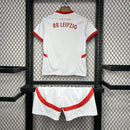 Camiseta RB Leipzig I 24/25 conjunto infantil blanca - Camiseta - RB Leipzig - 24/25 - Conjunto infantil - Blanca - Fútbol - Equipamiento deportivo - Niños - Estilo.