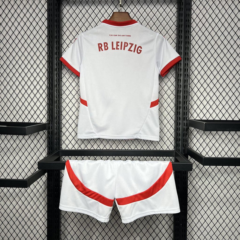 Camiseta RB Leipzig I 24/25 conjunto infantil blanca - Camiseta - RB Leipzig - 24/25 - Conjunto infantil - Blanca - Fútbol - Equipamiento deportivo - Niños - Estilo.