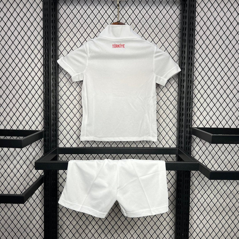 Camiseta Turquía I Euro 2024 conjunto infantil blanca - Camiseta - Turquía - Euro 2024 - Conjunto infantil - Blanca - Fútbol - Equipamiento deportivo - Niños - Estilo.