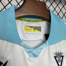 Conjunto infantil Cádiz blanco azul 2024/25 - Blanco - Azul - Infantil - Cádiz - Temporada 2024-2025 - Fútbol - Equipamiento deportivo - Niños - Estilo.