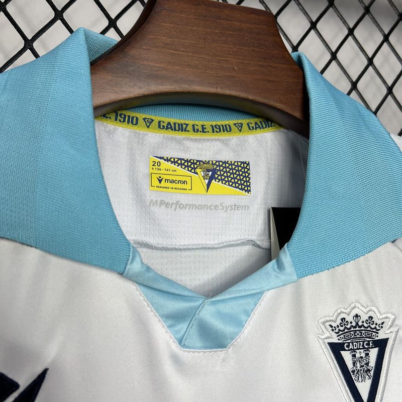 Conjunto infantil Cádiz blanco azul 2024/25 - Blanco - Azul - Infantil - Cádiz - Temporada 2024-2025 - Fútbol - Equipamiento deportivo - Niños - Estilo.