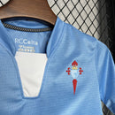 Conjunto infantil Celta de Vigo 2024/25 - Azul - Infantil - Celta de Vigo - Temporada 2024-2025 - Fútbol - Equipamiento deportivo - Niños - Estilo.