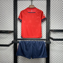 Conjunto infantil Osasuna I rojo 2024/25 - Rojo - Infantil - Osasuna - Temporada 2024-2025 - Fútbol - Equipamiento deportivo - Niños - Estilo.