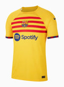 FC Barcelona 2024/2025 - Camiseta alternativa FC Barcelona - La Liga - Champions League - Diseño clásico - Elegante - Adaptación - Temporada - Fútbol - Estilo - Club - Tradicional - Toque único - Equipamiento deportivo.