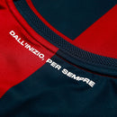 Camiseta Genoa - 2024-25 - Genoa - Fútbol - Serie A - Rojo - Azul - Kappa - Diseño - Temporada - Camiseta titular - Club - Estadio - Jugadores - Moda - Estilo - Comprar - Camisetas de fútbol - Venta - Última colección - Moda deportiva 