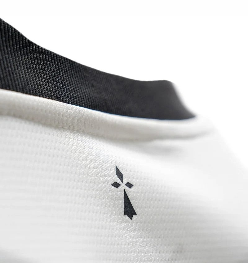 Blanca-Stade Rennais - 2024-2025 - Rennes - Fútbol - Ligue 1 - Copa de Francia - Puma -  Diseño -  Temporada - Camiseta suplente - Club - Estadio - Jugadores - Moda - Estilo - Comprar - Camisetas de fútbol - Venta - Última colección - Moda deportiva - Negro - Rojo - Moderno