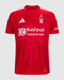 Nottingham Forest 2024/2025 - Camiseta Nottingham Forest - Uniforme titular Nottingham Forest - Adidas Nottingham Forest - Premier League - Diseño clásico - Diseño moderno - Rojo - Amarillo - Gola redonda - Escudo del Nottingham Forest - Logo de Adidas - Historia del club - Innovación de Adidas - Tecnologías innovadoras - Confort - Rendimiento.