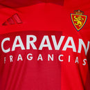 Real Zaragoza 2024/2025 - Camiseta visitante Real Zaragoza - Adidas - Rojo - Dos tonos - Emblema Adidas - 3 rayas - Camiseta "tomate" - Historia del club - Temporada - Fútbol - Estilo - Equipamiento deportivo. 