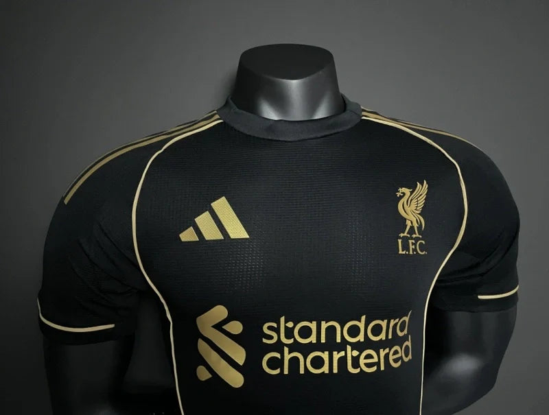 LIVERPOOL EDICIÓN ESPECIAL VIII NEGRA 25/26 HOMBRE (VERSIÓN JUGADOR)