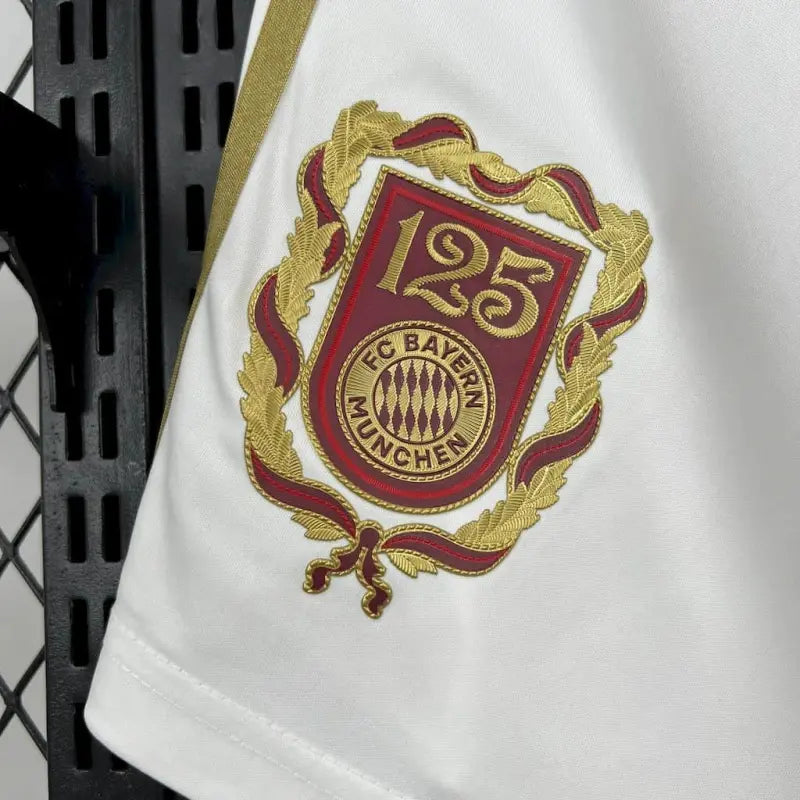 PANTALONES CORTOS BAYERN MUNICH EDICIÓN ESPECIAL 24/25