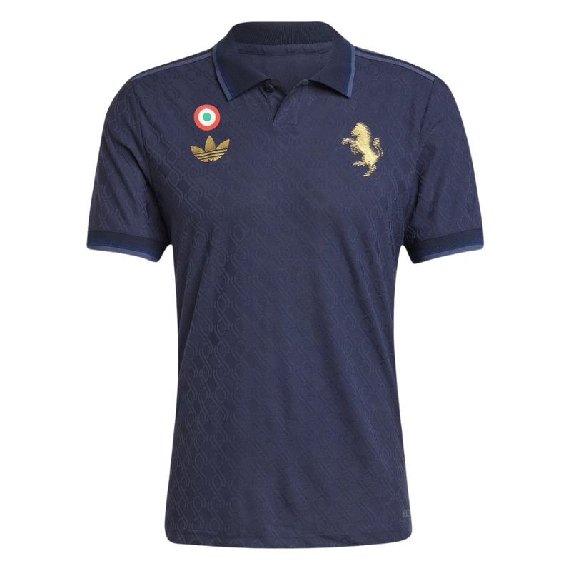Juventus 20242025 - Tercera camiseta Juventus - Adidas Juventus - Serie A - Coppa Italia - Champions League - Diseño moderno - Detalles únicos - Espacio - Galaxias - Negro - Azul - Rosa - Exploración espacial - Innovación - Nebulosa de Orión - Gola redonda - Escudo de la Juventus - Logo de Adidas - Tecnologías innovadoras - Confort - Rendimiento.