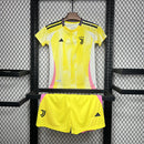 Juventus II 24/25 conjunto infantil - Juventus - 24/25 - Conjunto infantil - Fútbol - Equipamiento deportivo - Niños - Estilo.
