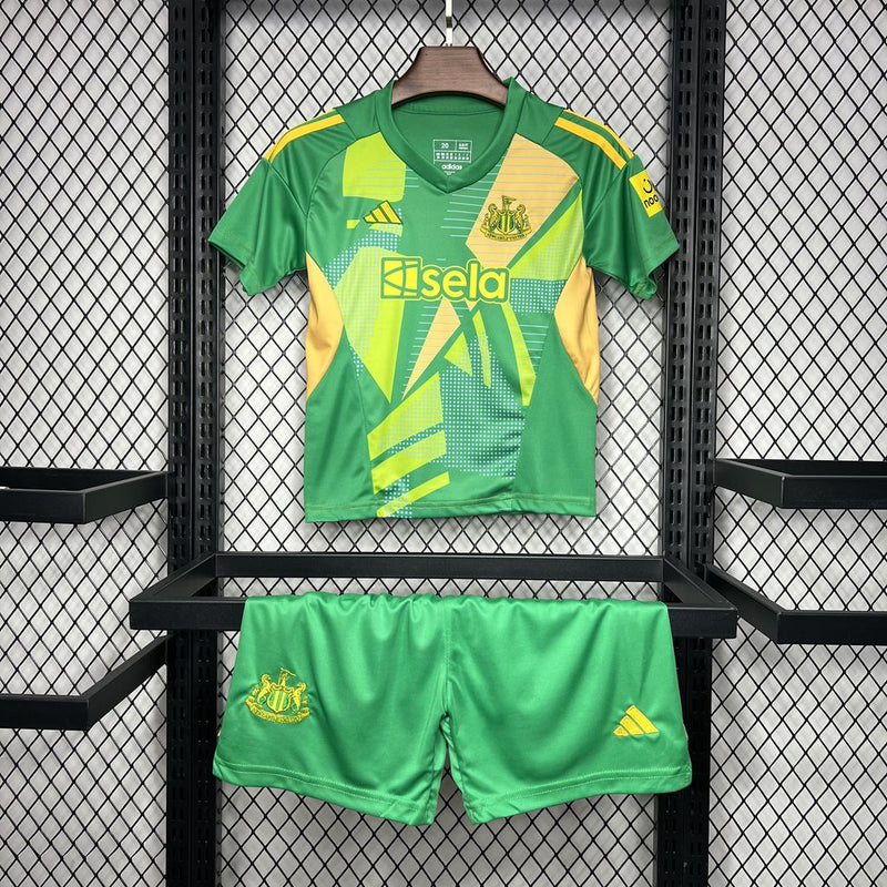 Newcastle portero 24/25 conjunto infantil verde - Newcastle - Portero - 24/25 - Conjunto infantil - Verde - Fútbol - Equipamiento deportivo - Niños - Estilo.