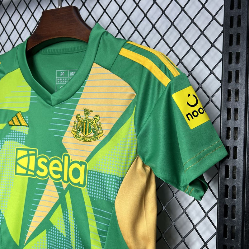 Newcastle portero 24/25 conjunto infantil verde - Newcastle - Portero - 24/25 - Conjunto infantil - Verde - Fútbol - Equipamiento deportivo - Niños - Estilo.