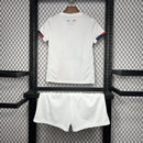 PSG II 24/25 conjunto infantil blanco - PSG - 24/25 - Conjunto infantil - Blanco - Fútbol - Equipamiento deportivo - Niños - Estilo.
