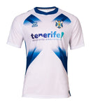 Tenerife 2024/2025 - Camiseta de local Tenerife - Cruz de Santo André - Diseño único - Blanco - Azul - La Liga 2 - Identidad del club - Tradición - Moderno - Temporada - Fútbol - Equipamiento deportivo - Distintivo.