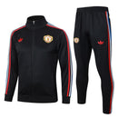 CHÁNDAL + PANTALONES MANCHESTER UNITED ENTRENAMIENTO II 24/25 HOMBRE