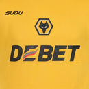 Wolverhampton 2024/2025 - Camiseta titular Wolverhampton - Diseño moderno - Estilizado - Triángulos - Aspecto dinámico - Temporada - Innovador - Fútbol - Estilo - Actual - Mantos do Futebol.